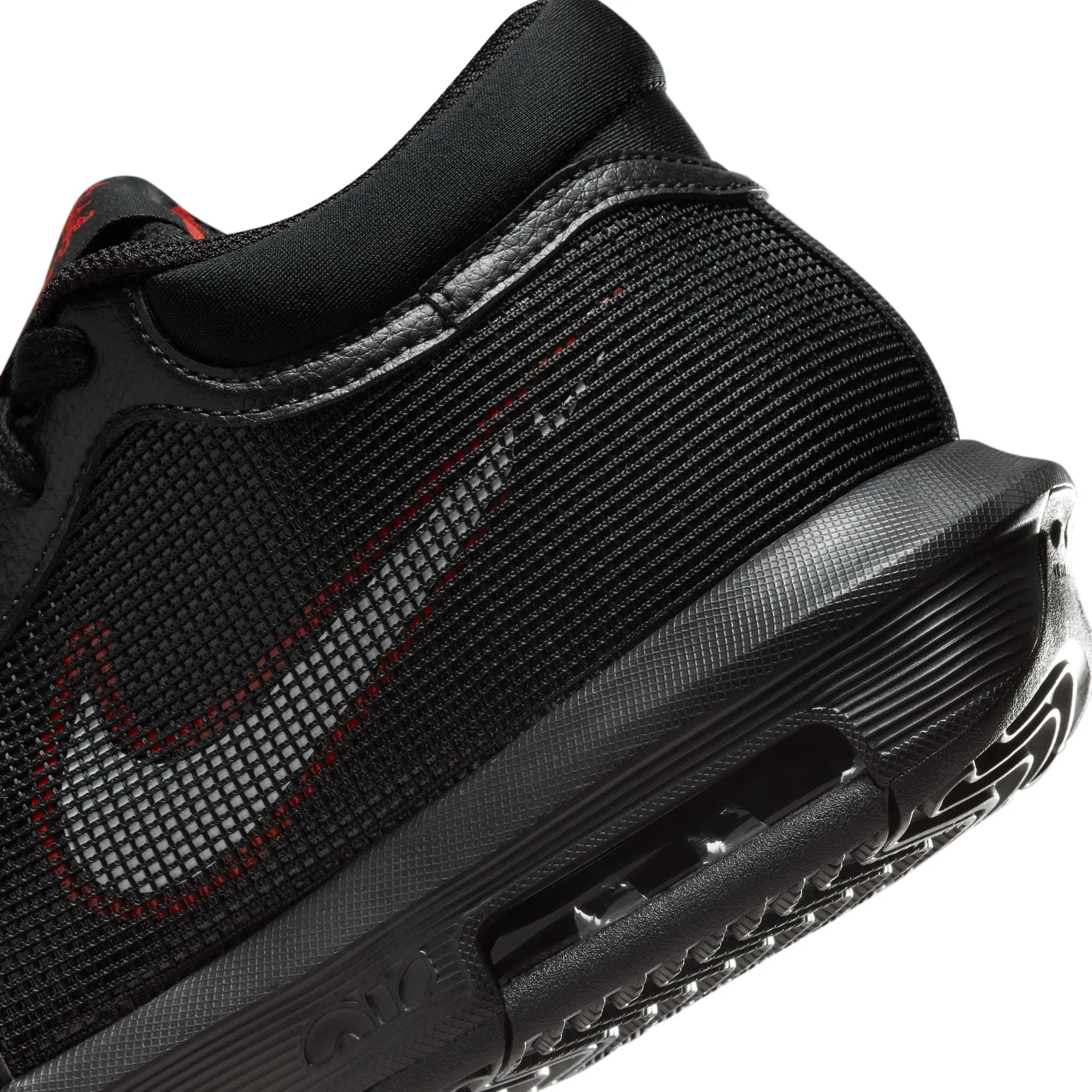 Trendy attire LeBron Witness 8 Men's Basketball Shoes