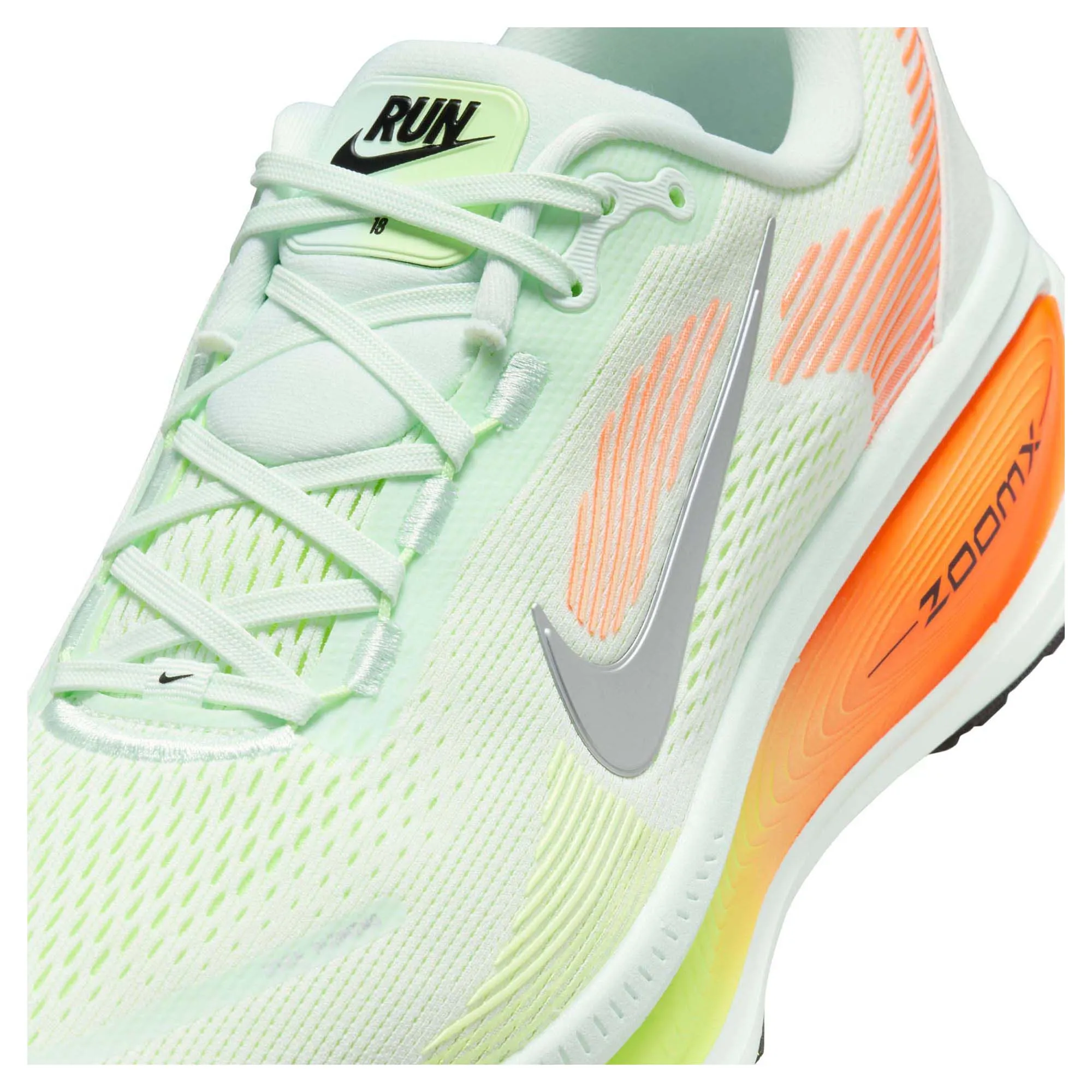 Trendy wearables Vomero 18 Men's Road Running Shoes