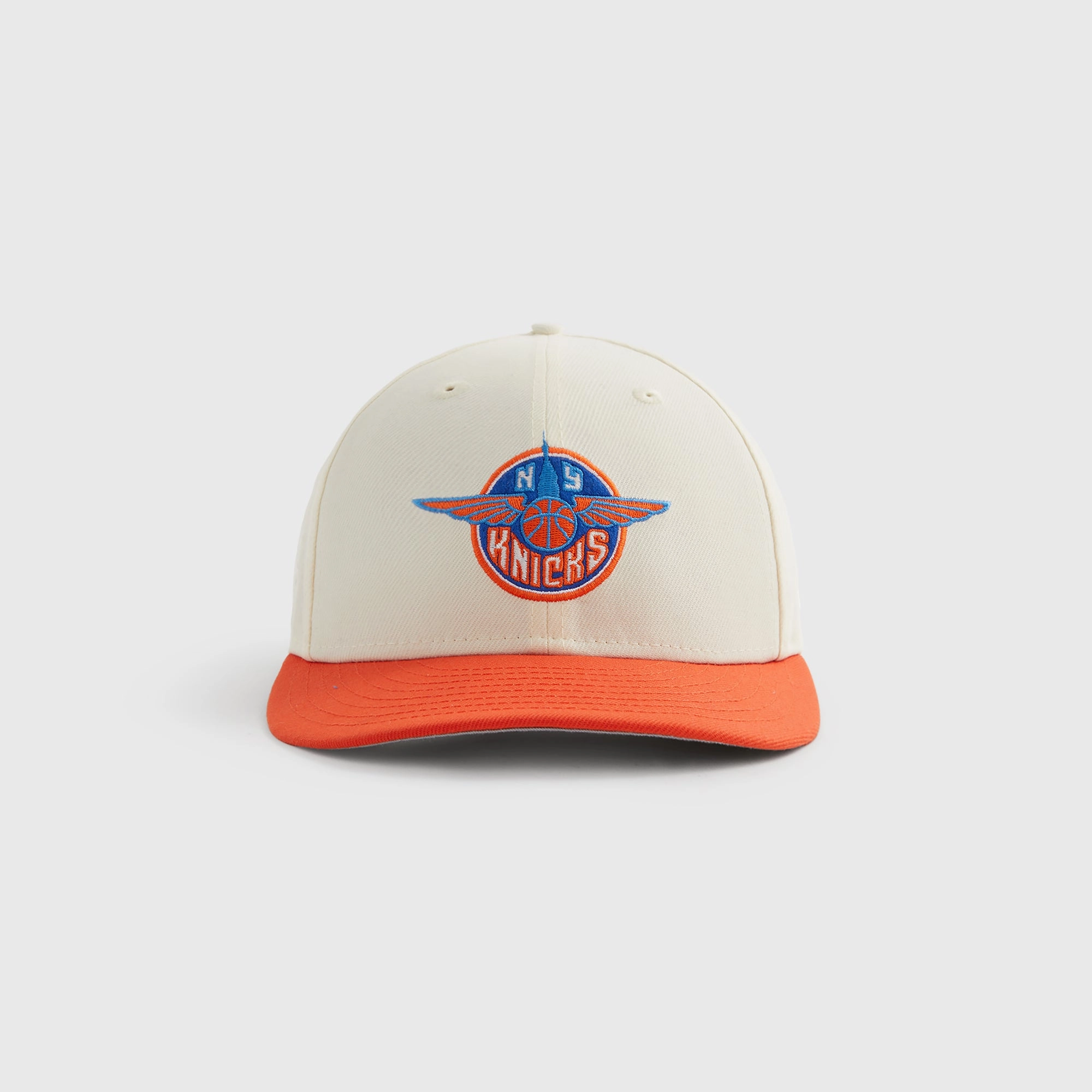 Trendy Kith & New Era for the New York Knicks Wings Logo Low Profile 59FIFTY Fitted - Sandrift Lively