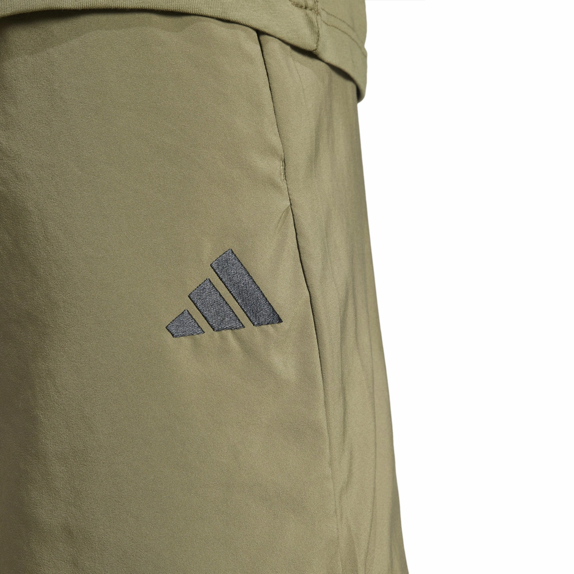 Trendy pieces Men's Essentials Small Logo Chelsea Shorts