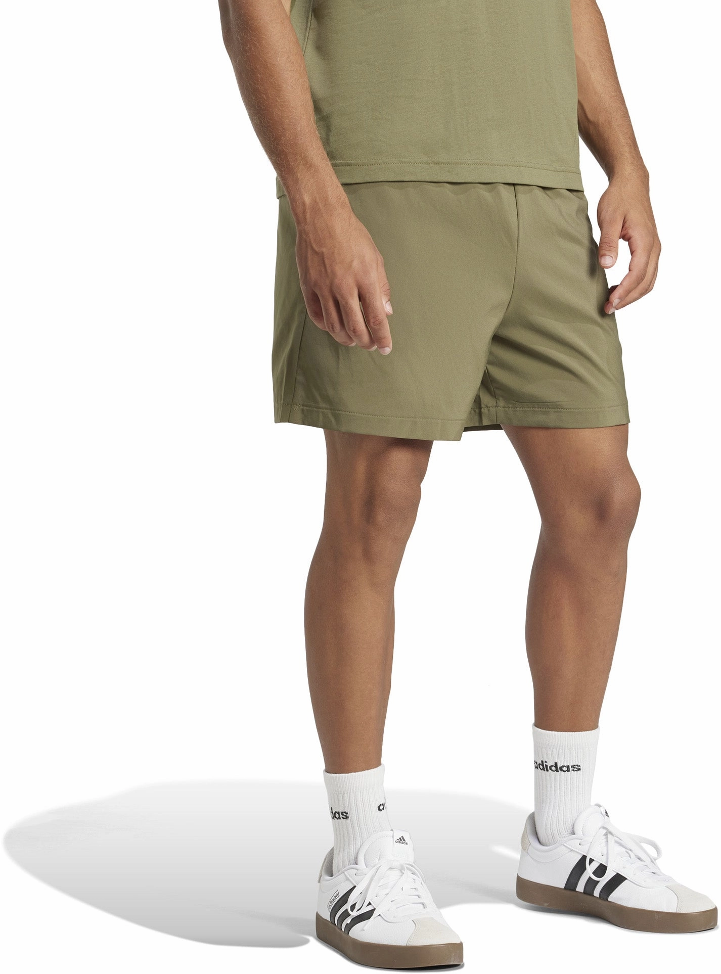 Trendy pieces Men's Essentials Small Logo Chelsea Shorts