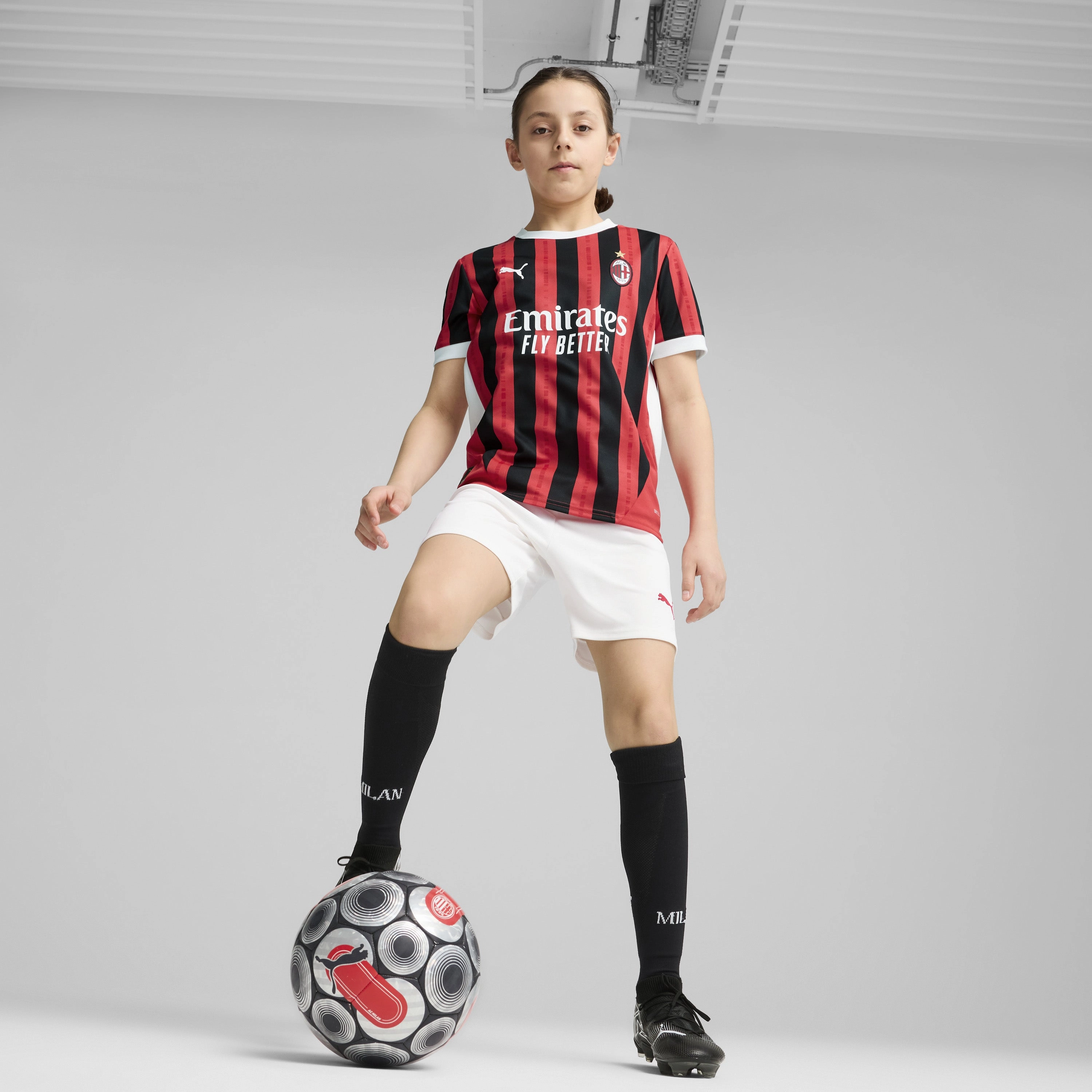Up-to-date Junior's AC Milan 2024/25 Home Replica Soccer Jersey