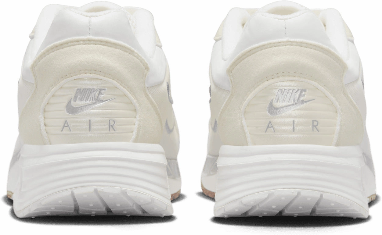 Versatile Air Max Solo Shoes