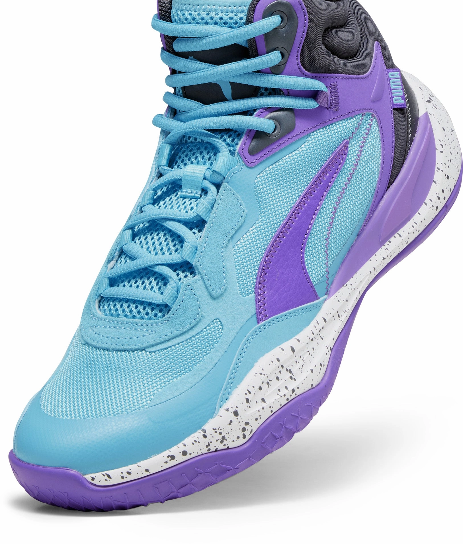 Versatile pieces Playmaker Pro Mid