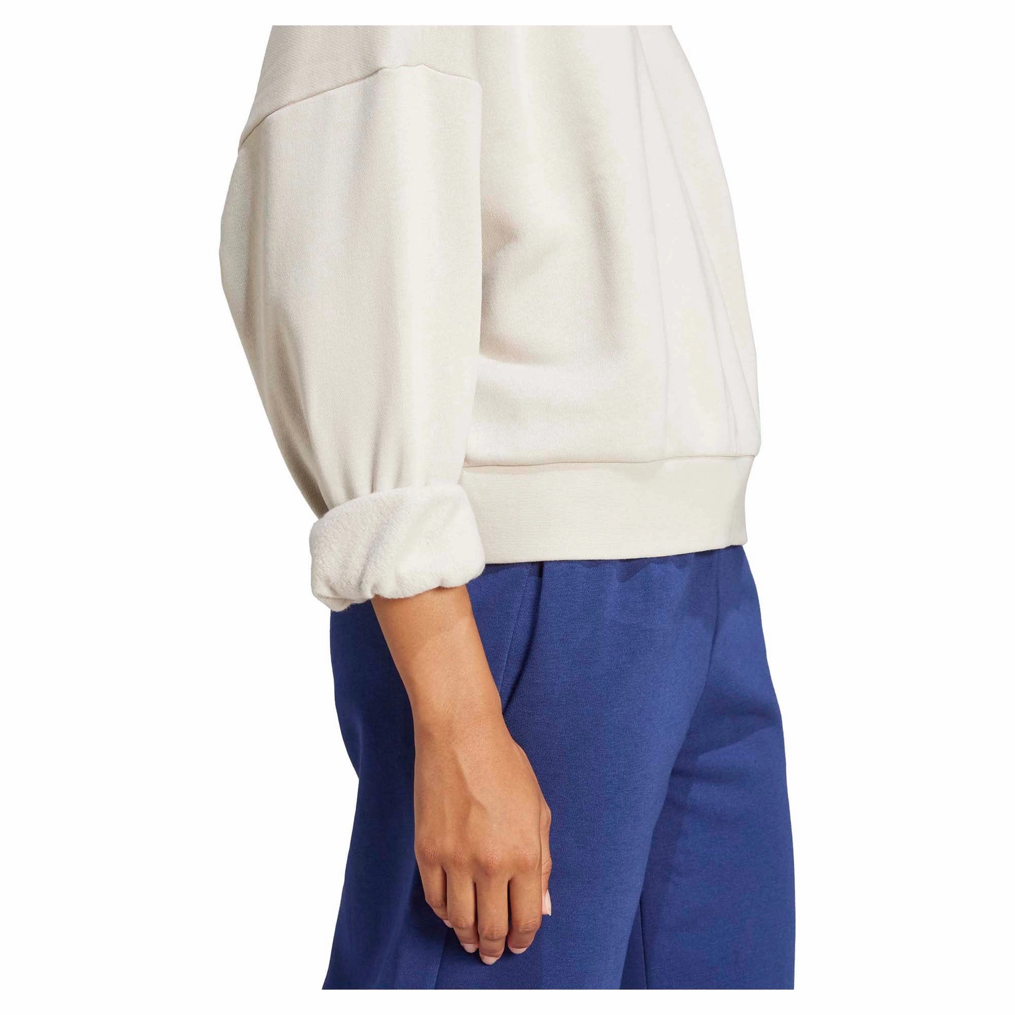 Women's Essentials Small Logo Feel Cozy Sweatshirt Classy