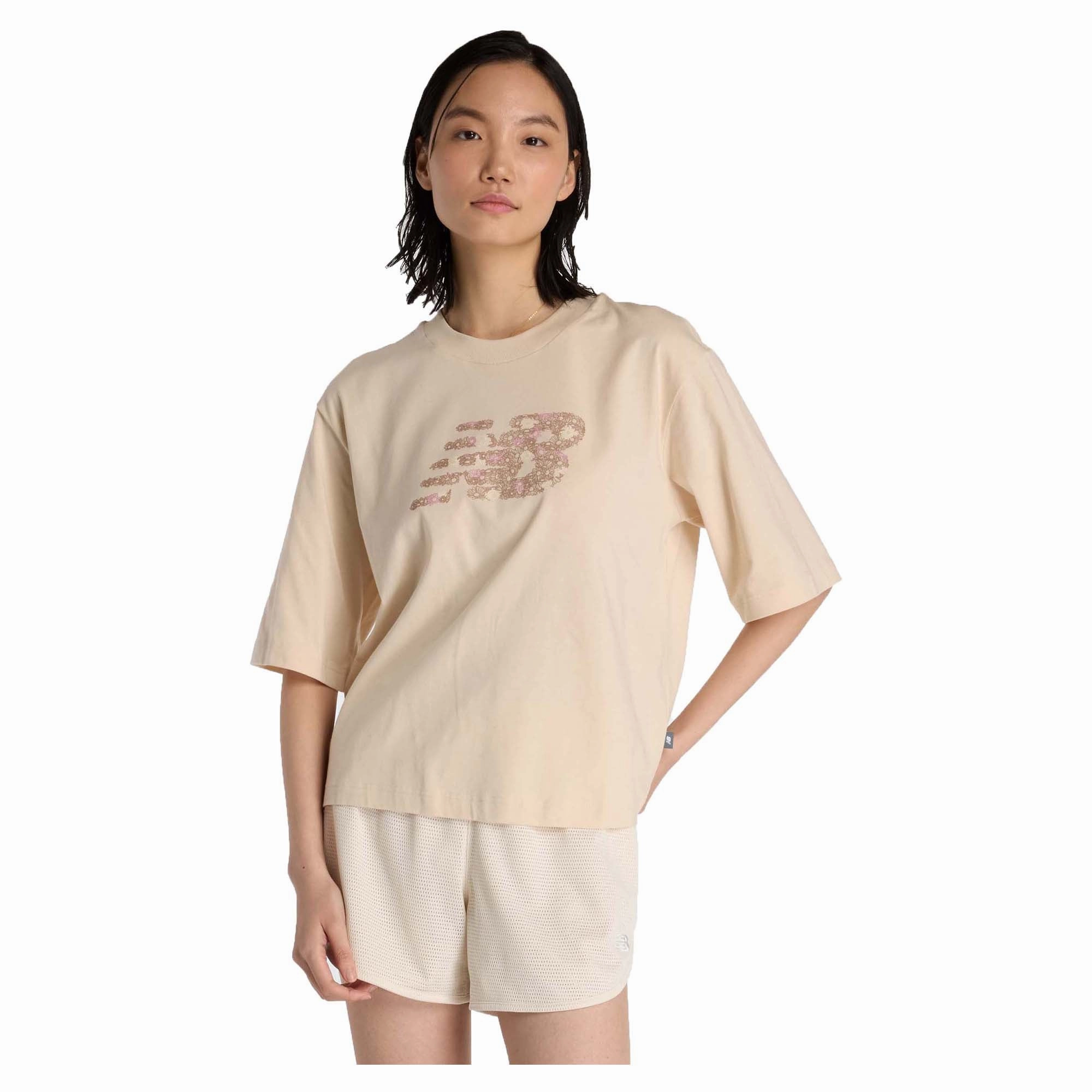 Fashion-forward Women's Flower Logo Crew T-Shirt Stylish looks