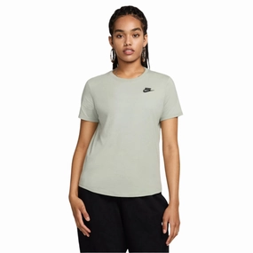 Women's Sportswear Club Essentials T-Shirt Comfortable designs Stylish essentials