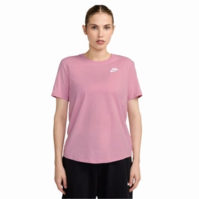 Women's Sportswear Club Essentials T-Shirt Quality styles Fashion statement