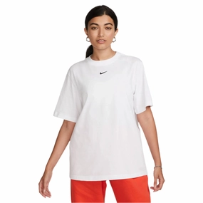 Women's Sportswear Essential T-Shirt Classic looks Easy care